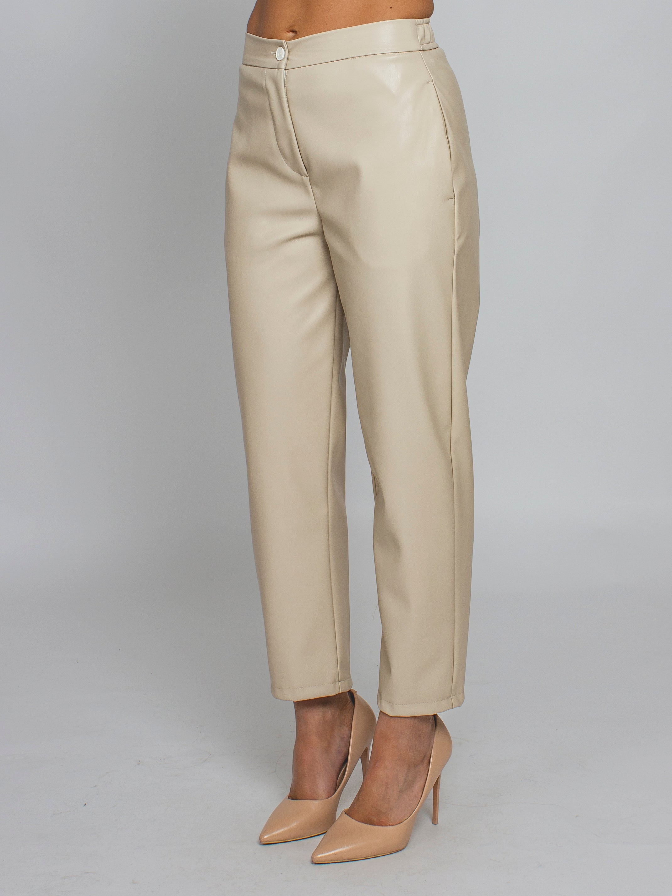 Pantalone carrot similpelle elastico dietro Vicolo