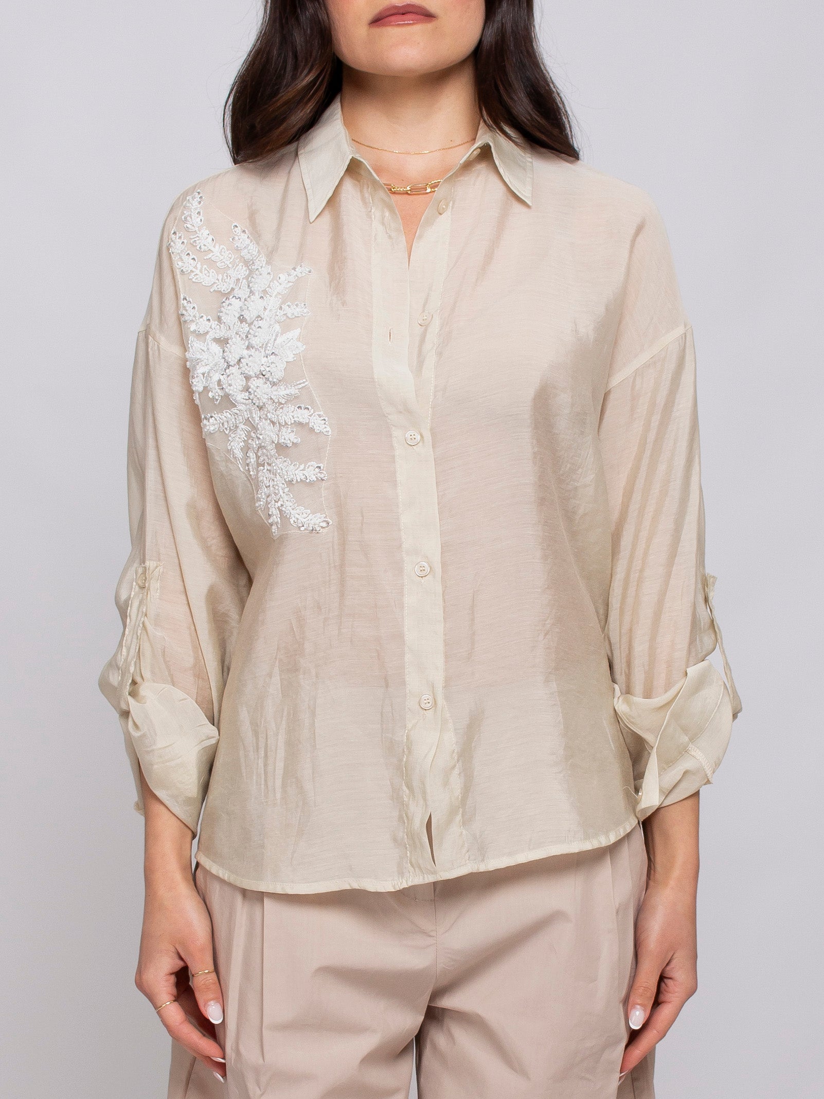 Camicia con fiore ricamato You Decide