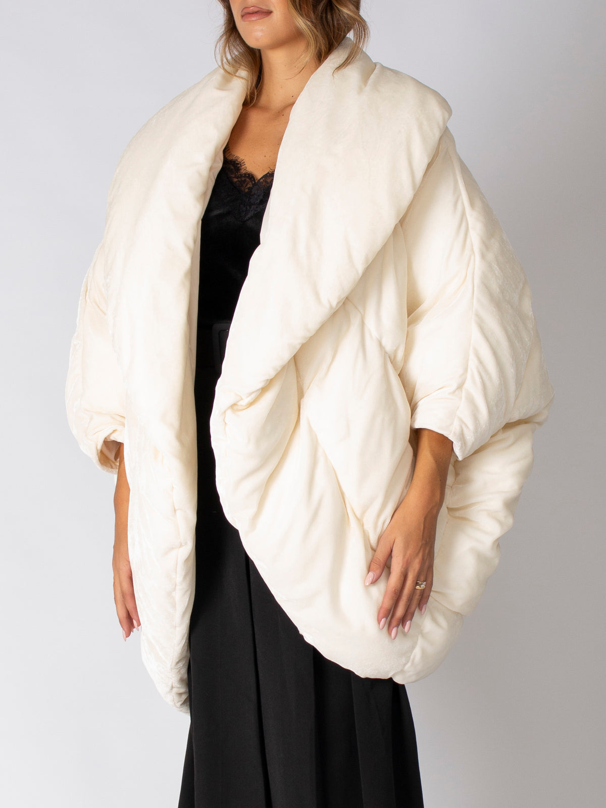 Piumino kimono in velluto con rever Elisabetta Franchi