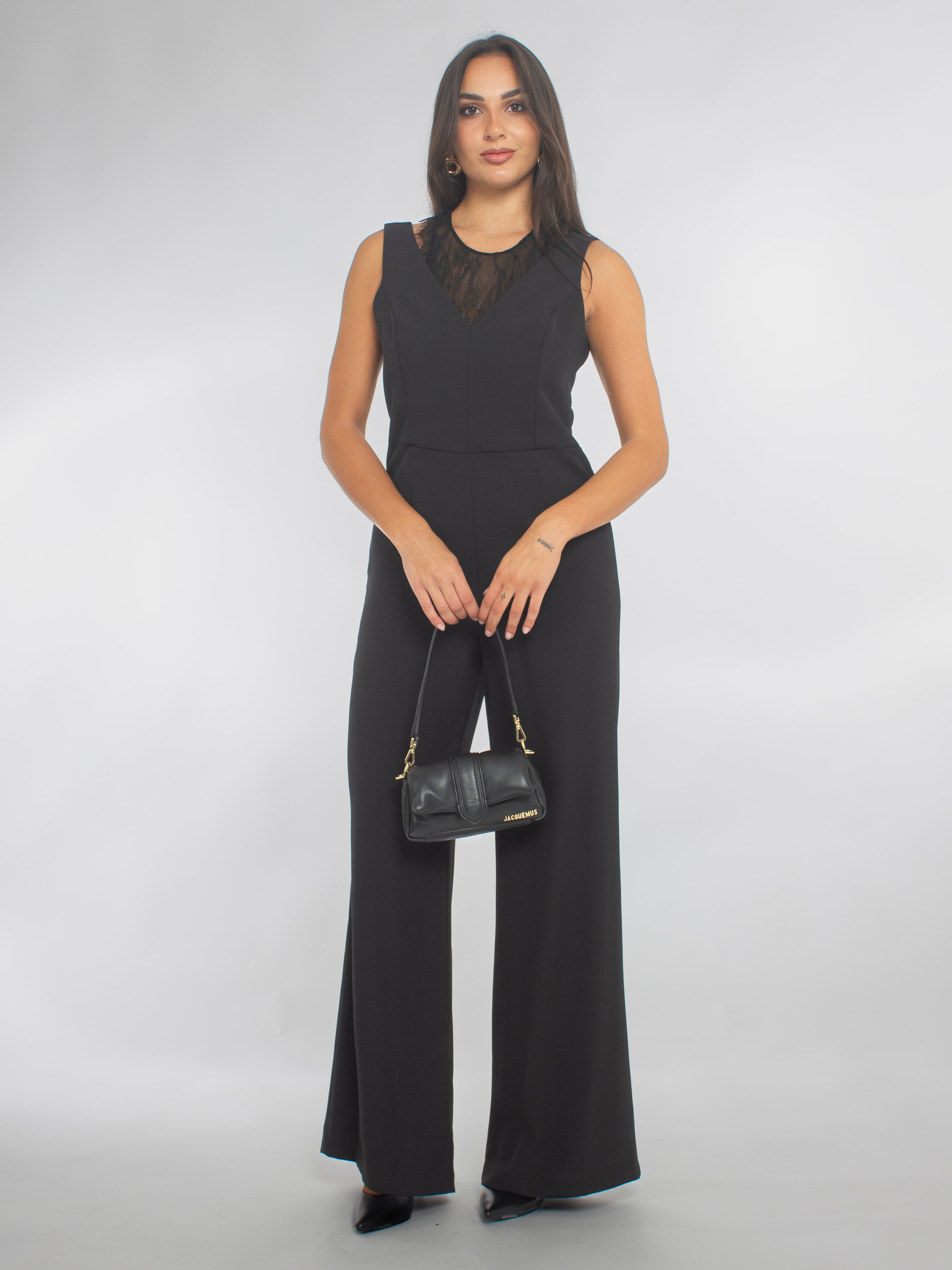 Tuta palazzo con Inserto in Pizzo e dettaglio Cut Out Rinascimento